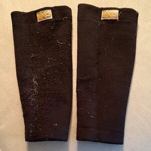 Black exo knee Sleeves